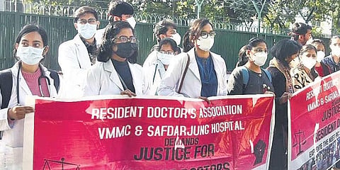 Resident doctors protest outside Nirman Bhavan in New Delhi. (Photo | Parveen Negi, EPS)