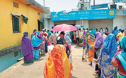 Jan Dhan account holders outside Canara Bank branch  in this file photo. (EPS)