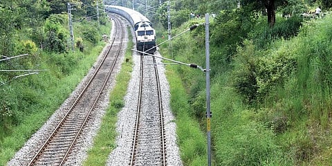 Pakistan driver and assistant suspended for halting train to buy yogurt