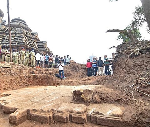 An eight-member INTACH team visited the site adjacent to the Suka-Sari temple, where the ASI has discovered remains of a temple floor.