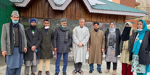 NC leader Omar Abdullah with 8 DDC members of  his party after an Independent was elected head  of a 14-strong council in Budgam. (Photo| Twitter/ @OmarAbdullah)