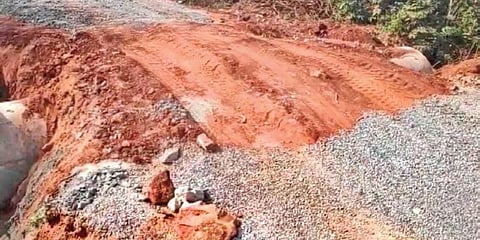 Andhra Pradesh government started construction work of a concrete road from Singipur FCI godown in Kashinagar block to Alati in Srikakulam.