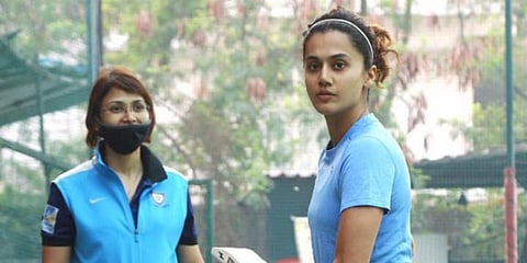Taapsee Pannu (R) with Mithali Raj's former teammate Nooshin Al Khadeer (Photo| Twitter)