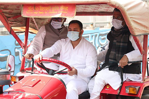 Tejashwi Yadav rides a tractor to Bihar Assembly.  (Photo| EPS/ @yadavtejashwi)