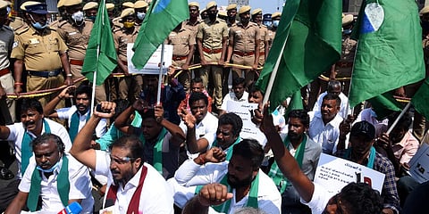 All India Road Blockade protest in Solidatary support with Delhi farmers protest organised by Various political party along with Farmers at Mount Road in Chennai on Saturday. (Photo | EPS/Satish babu)
