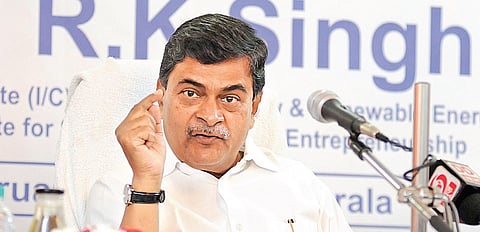 Union Power Minister R K Singh addressing media in Kochi. (Photo | A Sanesh, EPS)