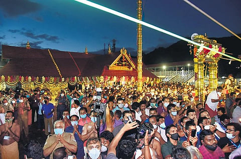 Devotees worship Makarajyothi at Sabarimala Lord Ayyappa temple | File pic