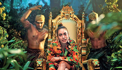A still from 'Enjoy Enjaami'.