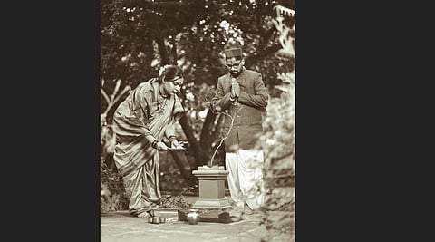 Chetana Desai and Nikil Maggavi pose at their home during a pre wedding shoot which is based on poems of poet Dr Da Ra Bendre (Photo | Harshad Uday Kamath)