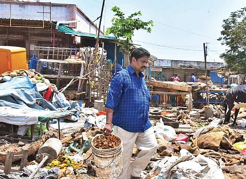 Garbage heaps raise a stink at the New Vegetable Market  in Ongole | Express