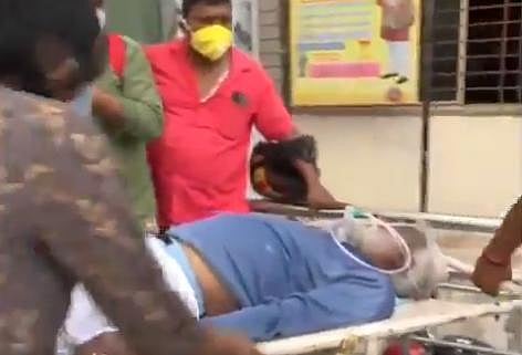 While coming out of the hospital with the dead body, the family members came across the minister who was also coming out of the hospital.