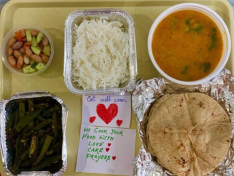 A food packet prepared by Pooja and Vandana with an inspiring message (Photo: Special arrangment)