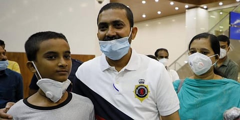 Becks Krishnan (centre) reunites with his family in Kochi. (Photo | Express)