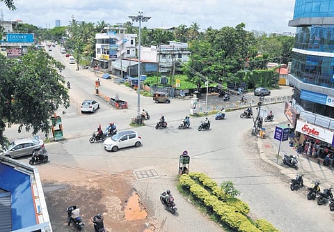 An aerial view of Kathrikadavu Junction where an overbridge will come up as part of Thammanam-Pulleppady Road widening | A SANESH