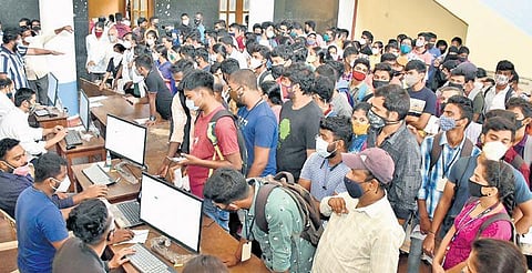 A huge number of students gathered for a mass vaccination drive held at  Maharaja’s College centenary hall in Mysuru on Thursday | Udayshankar S
