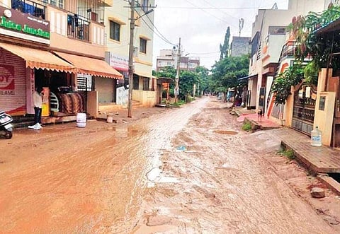 The pathetic condition of the road in Kanakagiri
