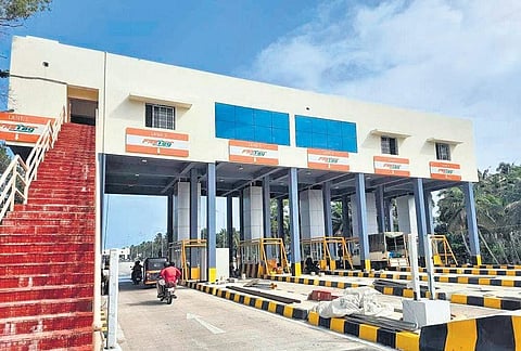 The toll plaza at Thiruvallam 