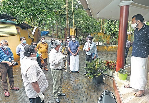 Central team officials visiting Nipah-affected areas at Pazhoor in Kozhikode