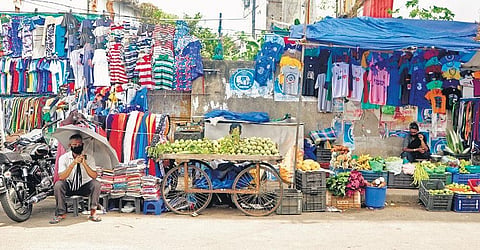 Street vendors at Pazhavangadi in Thiruvananthapuram