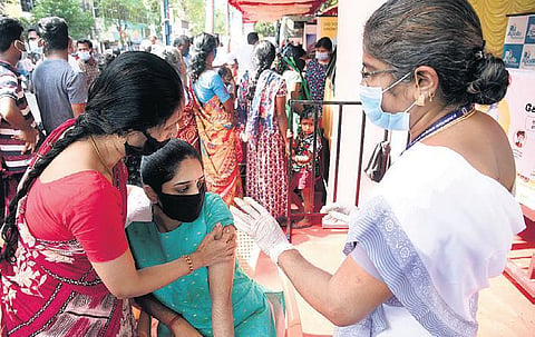 People getting vaccinated at the 17th mega Covid vaccination camp held at Saidapet in Chennai. (Photo| R Satish Babu, EPS)