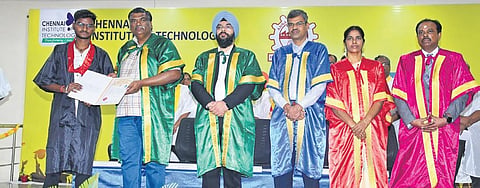 Gajendran Ganesa Pandian (Senior MTS, Paypal), Ishvinder Singh (Cisco), P Sriram (Chairman, CIT), Sridevi Sriram and Dr A Ramesh from CIT at the graduation day