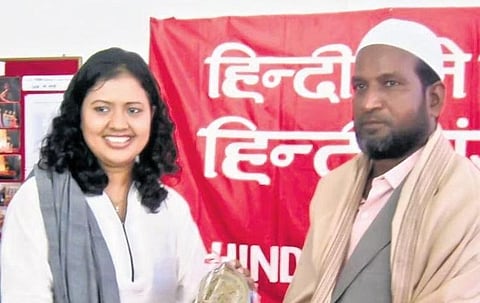 KS Farhathulla of Kadapa has been promoting Hindi language and imparting free training for Prathamika to Praveena courses | Express