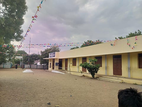 Two teachers handle 350 pupils in Mudalipalayam: Residents