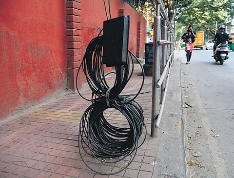 Dangling wires