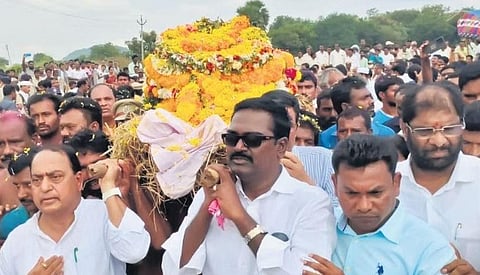 FRO Srinivasa Rao was hacked to death by the Gothi Koya tribes.