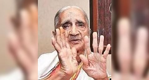 Kamalamma Ramamurthy (95), wife of Kannada flag maker Ma Ramamurthy