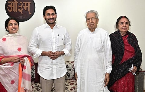 Chief Minister YS Jagan Mohan Reddy and wife Bharati with Governor Biswa Busan Harichandan and wife Suprava at Raj Bhavan in Vijayawada on Monday, Feb 28, 2022. (Photo I Express)