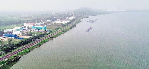 Rejuvenation of Kolavai Lake in Chengalpattu delayed due to non-allocation of funds | Express