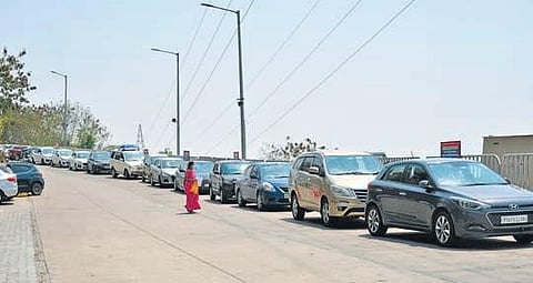 Vehicles parked on the Ghat Road, at Indrakeeladri in Vijayawada | Prasant Madugula