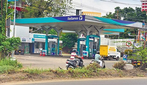 A fuel station in Kakkanad with not many customers | Albin Mathew