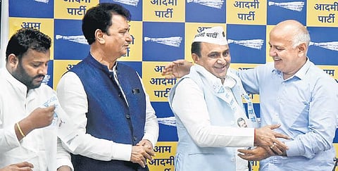 Ramesh Pandit, Devendra Chaudhary join the Aam Aadmi Party in the presence of senior leader Manish Sisodia Minister at the AAP office on Friday | parveeN negi