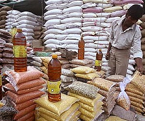 Consumers demanded the government should take steps to reduce prices by importing rice or setting a control price.  (File photo: Reuters)