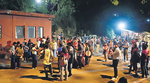 Students part of the JNUSU protests near the main gate of the university (Photo | Shekhar Yadav, EPS)