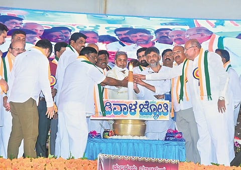 CLP leader Siddaramaiah, KPCC chief DK Shivakumar and other Congress leaders at the Madivala community event in Tumakuru on Sunday  | Express