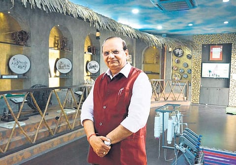 Vinai Kumar Saxena
