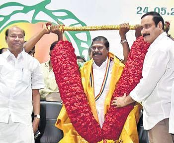 PMK founder S Ramdoss and party’s youth-wing leader Anbumani Ramadoss honouring GK Mani | P Jawahar