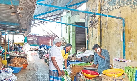The daily vegetable market near the sub-jail on Perambalur-Attur Road | EXPRESS