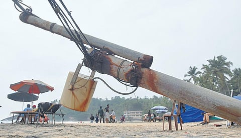 An emergency warning alarm lying defunct at Kovalam beach  | B P Deepu