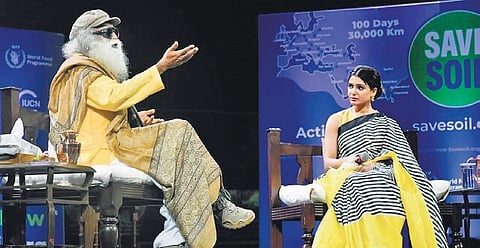 Sadhguru Jaggi Vasudev makes a point during an interactive session on ’Save  Soil’ with actress Samantha in Hyderabad on Wednesday | Vinay Madapu