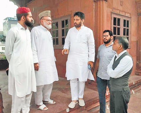Aam Aadmi Party MLA Amanatullah Khan with Imam Ahmed Bukhari at  the Jama Masjid | Express
