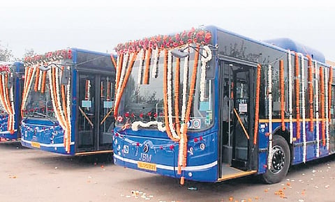Delhi govt introduces new buses