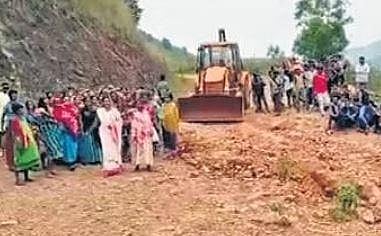Women members of Maliparbat Surakhya Samiti at the road construction site
