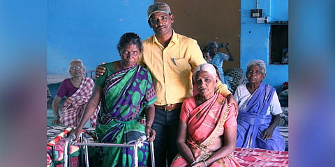 N Ranjith Kumar rescues elderly persons abandoned in Theni. (Photo | K K Sundar)