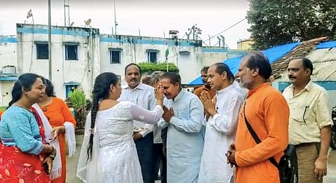 Convicts of the Bilkis Bano case of the 2002 post-Godhra riots, being welcomed as they come out of the Godhra sub-jail. (Photo | PTI)