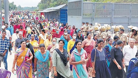 Vizhinjam protest: Kerala HC directs police to maintain law and order