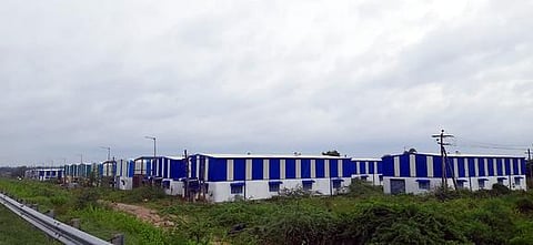 the Kakatiya Weavers Cooperative Society of Textile Park with 364 power loom units spread over 60 acres in Madikonda village of Hanamkonda district.